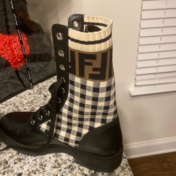 Fendi boots - Picture 3 of 7